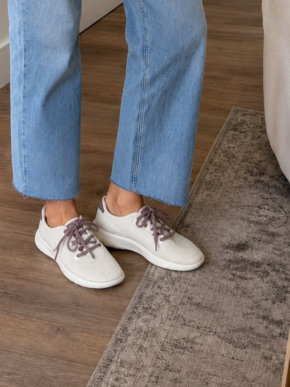 allbirds women’s tree runners white sneakers size 5 purple laces